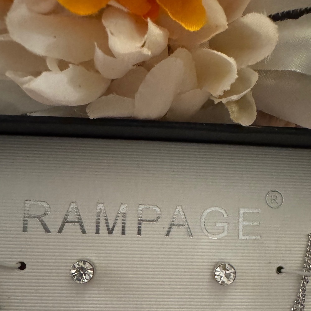 Rampage Layered Rhinestone Pendant Necklace & Stud Earrings NIB - Picture 5 of 7